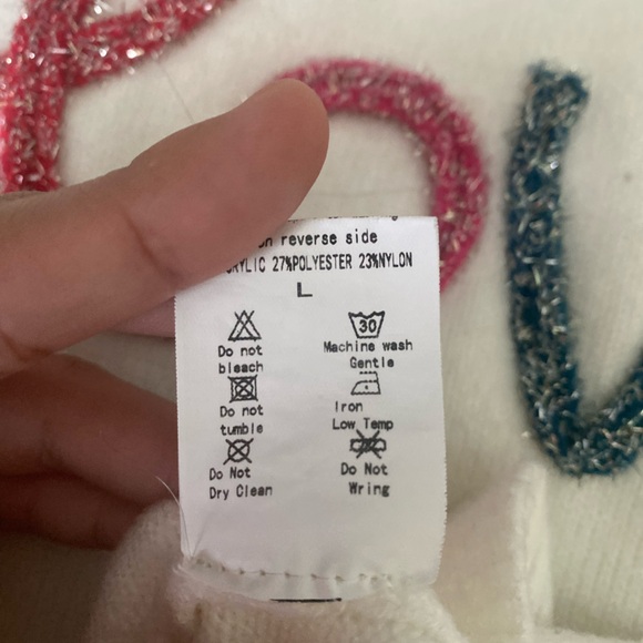 Wanna B me sweater  “hello love” size Large - Picture 2 of 4